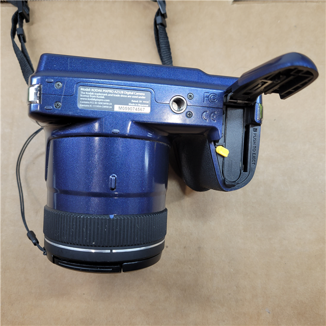 Kodak PIXPRO AZ528 16.4 Megapixel Bridge Camera, Blue