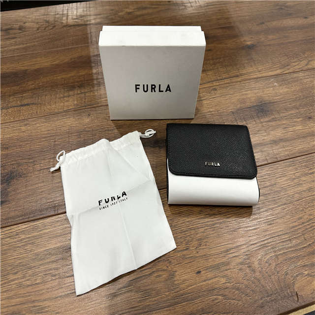 NEW!! Furla Leather Logo Folding Wallet